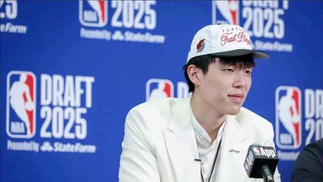 新利体育-青岛持续对杨瀚森进行特训！NBA级教练个性化指导投篮，积极态度助力融入的简单介绍