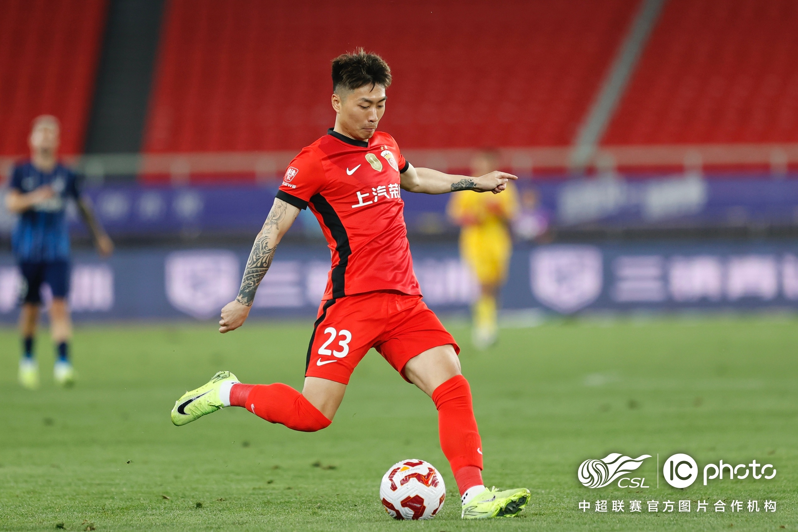 国足东亚杯遗珠上海海港2-1逆转深圳李新翔19岁连续3轮中超破门的简单介绍